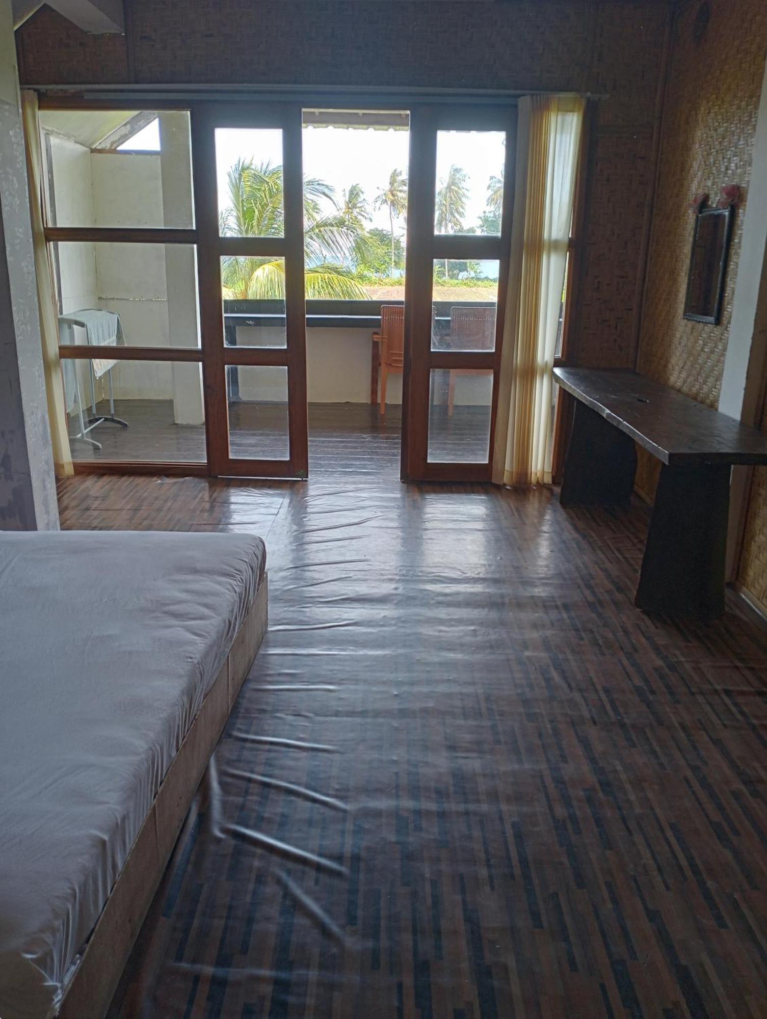 The Daun Puntik Homestay Pemenang ภายนอก รูปภาพ